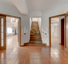 Casa, 6 rooms, 592.7 mp Bucuresti/Pipera