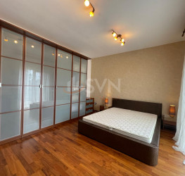 Casa, 6 rooms in . Bucuresti/Pipera