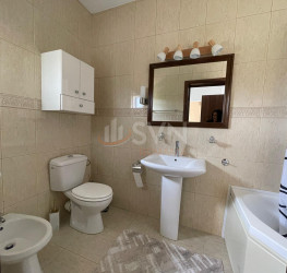 Casa, 6 rooms in . Bucuresti/Pipera