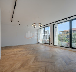 Casa, 6 rooms in La Maison Jardins Pipera Bucuresti/Iancu Nicolae