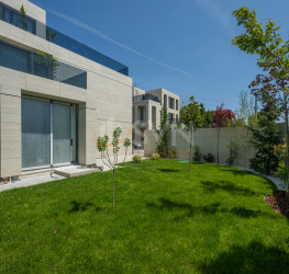 Casa, 6 rooms in La Maison Jardins Pipera Bucuresti/Iancu Nicolae