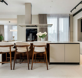 Casa, 6 rooms in La Maison Jardins Pipera Bucuresti/Iancu Nicolae