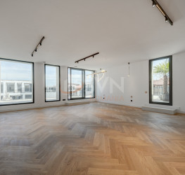Casa, 6 rooms in La Maison Jardins Pipera Bucuresti/Iancu Nicolae