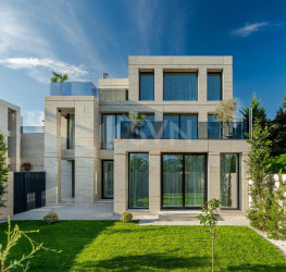 Casa, 6 rooms in La Maison Jardins Pipera Bucuresti/Pipera