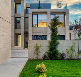Casa, 6 rooms in La Maison Jardins Pipera Bucuresti/Iancu Nicolae
