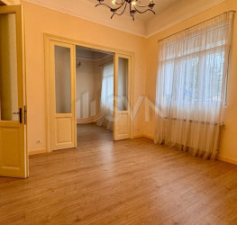 Casa, 7 camere, 160 mp Bucuresti/Dacia