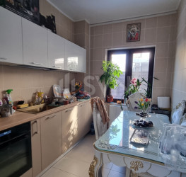 Casa, 7 camere, 260 mp Bucuresti/Fundeni