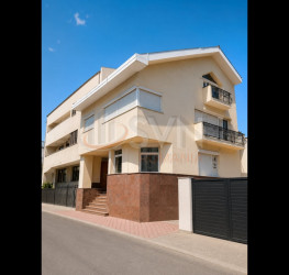 Casa, 7 camere, 286.12 mp Bucuresti/P-ta Victoriei