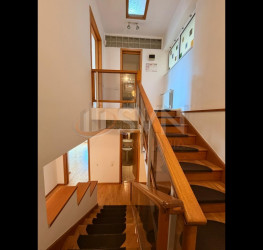 Casa, 7 camere, 286.12 mp Bucuresti/P-ta Victoriei