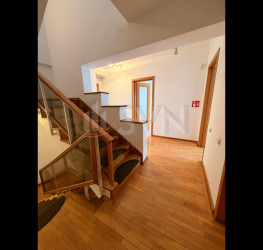 Casa, 7 camere, 286.12 mp Bucuresti/P-ta Victoriei