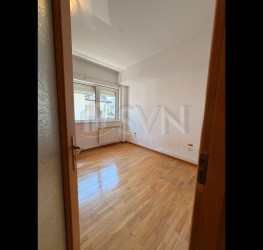 Casa, 7 camere, 286.12 mp Bucuresti/P-ta Victoriei