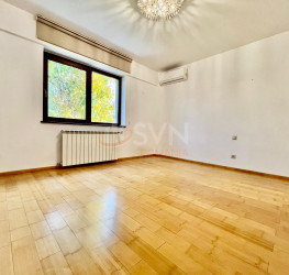 Casa, 7 camere, 302 mp Bucuresti/Pipera