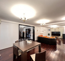 Casa, 7 camere, 310 mp Bucuresti/Pipera