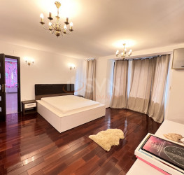 Casa, 7 camere, 310 mp Bucuresti/Pipera