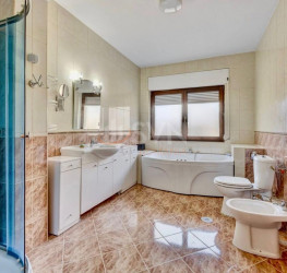 Casa, 7 camere, 312 mp Bucuresti/Pipera