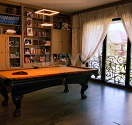 Casa, 7 camere, 315 mp Bucuresti/Domenii