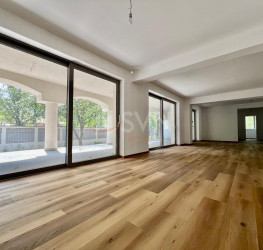 Casa, 7 camere, 330 mp Bucuresti/Bucurestii Noi