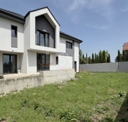 Casa, 7 camere, 340 mp Brasov/Centru