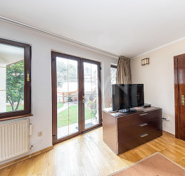 Casa, 7 camere, 400 mp Brasov/Centru