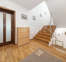 Casa, 7 camere, 400 mp Brasov/Centru