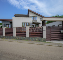 Casa, 7 camere, 445 mp Ilfov/Balotesti