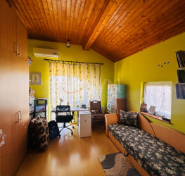 Casa, 7 rooms, 120 mp Dambovita/Centru