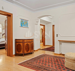 Casa, 7 rooms, 200 mp Bucuresti/Pipera