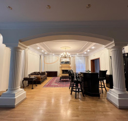 Casa, 7 rooms, 200 mp Bucuresti/Pipera