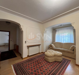 Casa, 7 rooms, 200 mp Bucuresti/Pipera