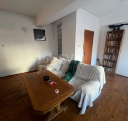 Casa, 7 rooms, 235 mp Bucuresti/Capitale