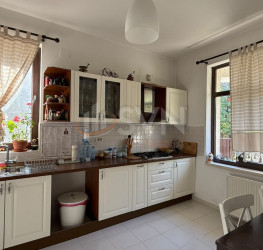 Casa, 7 rooms, 250 mp Bucuresti/Domenii