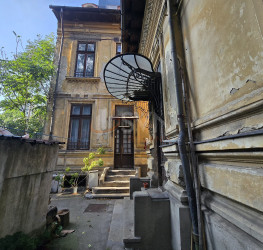 Casa, 7 rooms, 260 mp Bucuresti/Piata Unirii (s3)