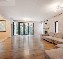 Casa, 7 rooms, 285 mp Bucuresti/Iancu Nicolae