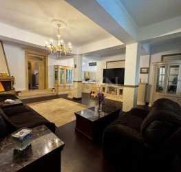 Casa, 7 rooms, 307.66 mp Ilfov/Balotesti