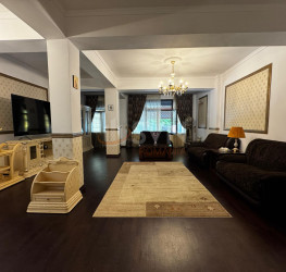Casa, 7 rooms, 307.66 mp Ilfov/Balotesti
