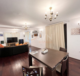 Casa, 7 rooms, 310 mp Bucuresti/Pipera