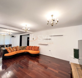 Casa, 7 rooms, 310 mp Bucuresti/Pipera