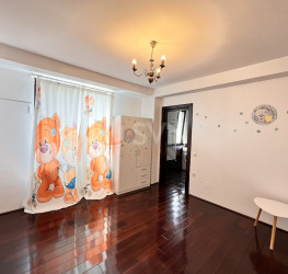 Casa, 7 rooms, 310 mp Bucuresti/Pipera