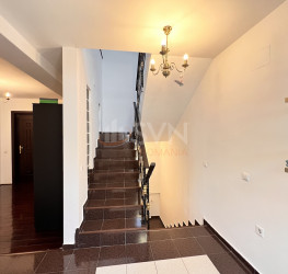 Casa, 7 rooms, 310 mp Bucuresti/Pipera