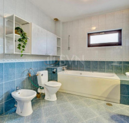 Casa, 7 rooms, 312 mp Bucuresti/Pipera