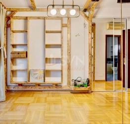 Casa, 7 rooms, 312 mp Bucuresti/Pipera
