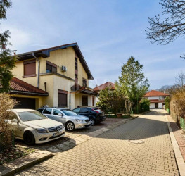 Casa, 7 rooms, 312 mp Bucuresti/Pipera