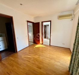 Casa, 7 rooms, 350 mp Bucuresti/Iancu Nicolae