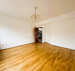 Casa, 7 rooms, 460 mp Bucuresti/Domenii