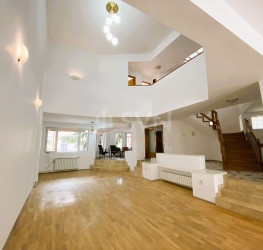 Casa, 7 rooms, 460 mp Bucuresti/Domenii