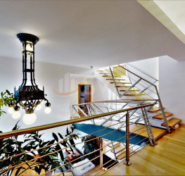 Casa, 7 rooms, 469 mp Prahova/Breaza De Sus