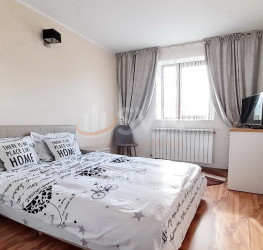 Casa, 7 rooms, 480 mp Brasov/Baciu