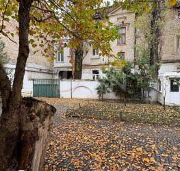 Casa, 70 camere, 886 mp Bucuresti/Piata Victoriei