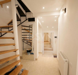 Casa, 8 camere, 150 mp Bucuresti/Calea Calarasilor