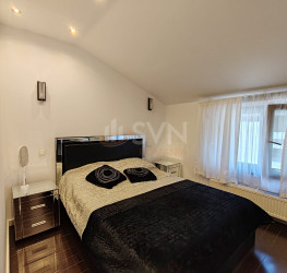 Casa, 8 camere, 208 mp Bucuresti/Vitan